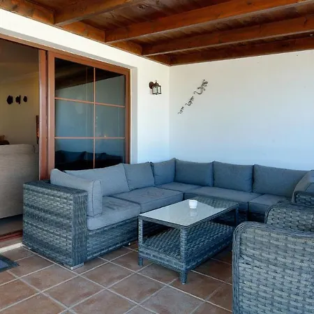 Playa Blanca Sleeps 6 Pool Air Con Wifi Villa Playa Blanca (Lanzarote)