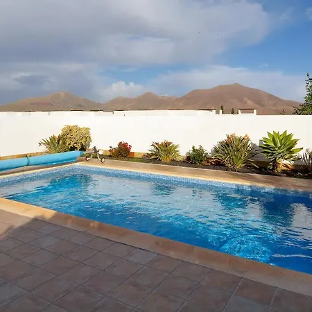 Playa Blanca Sleeps 6 Pool Air Con Wifi *